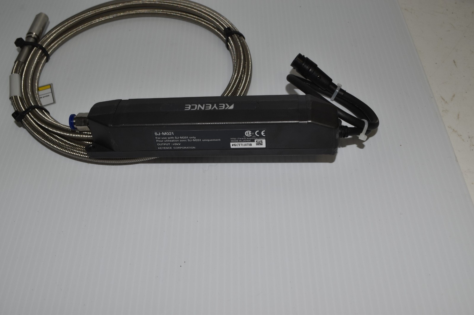 Keyence SJ-M201 and SJ-M021 Set High Performance Static Eliminator (YGF9)