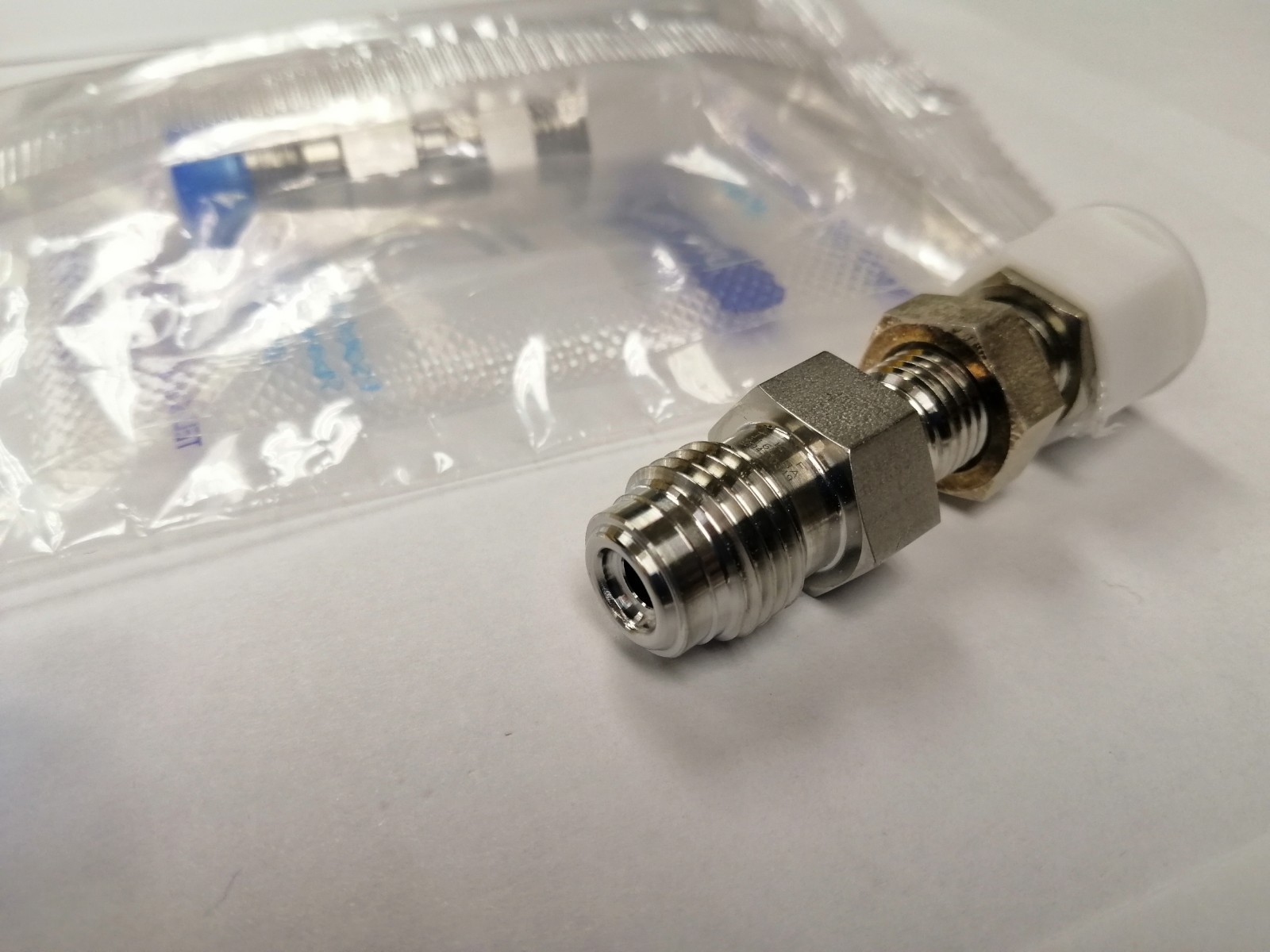 TKF Bulkhead Adapter, 1/4″ Tube X 1/4″ VCR (Similar SS-4-VCR-A1-400) LOT of 10