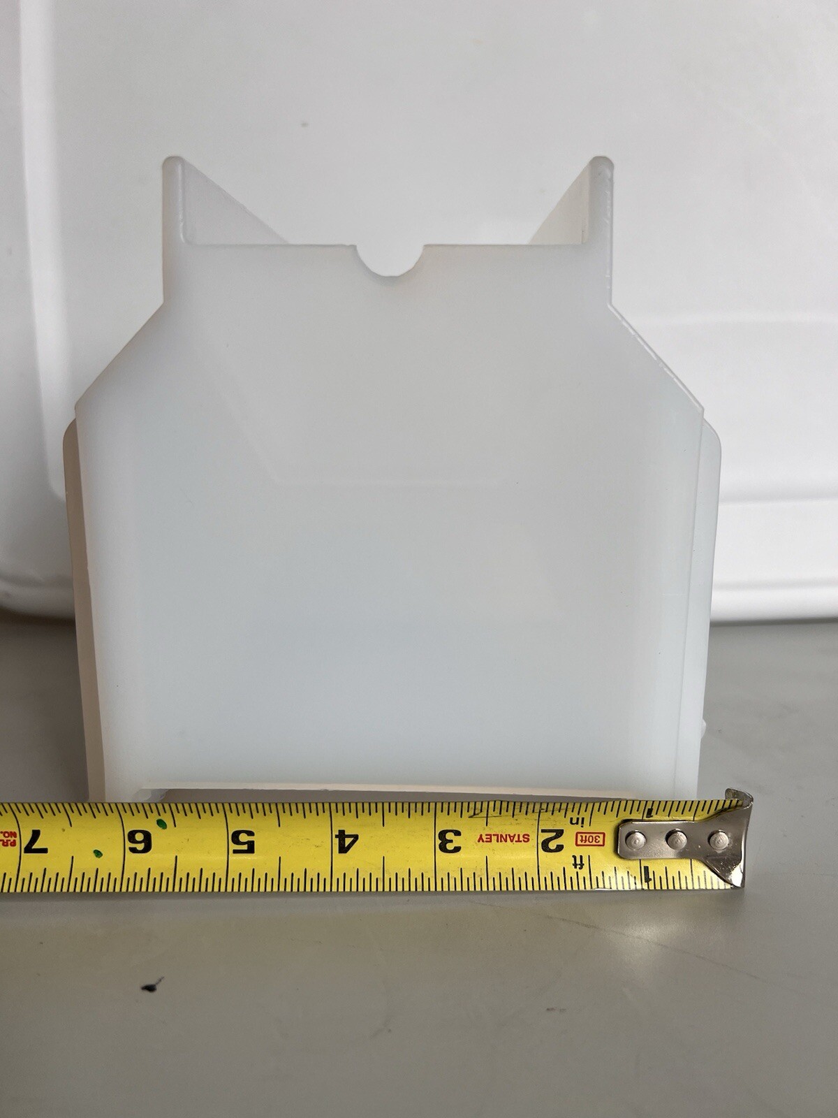 150mm PFA low-profile wafer carrier for processing Manufactured by Fluoroware,