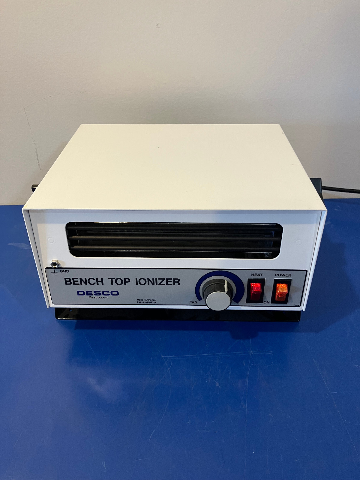15323 Desco 19500 Bench top Ionizer 120v