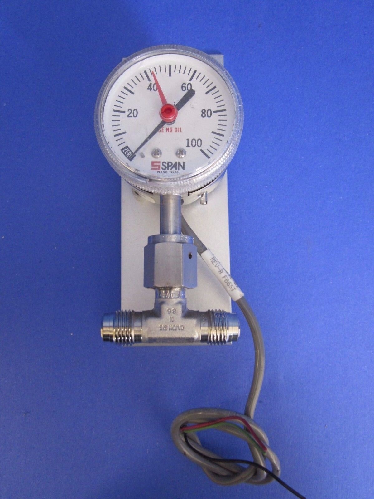 SPAN IPS 122 TYPE 2 Indicating Pressure Switch, 0-100 psi w/ 1/4″ MVCR Tee, Used