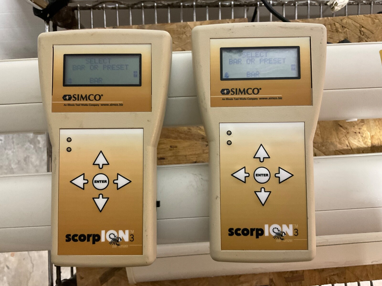 SIMCO LOT of scorpion3 MMI Man Machine Interface IONIZER Bar 44” power supply