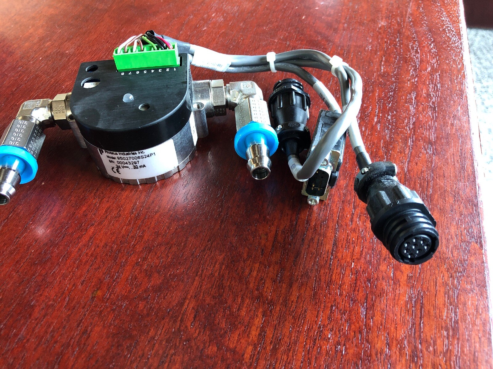 Applied Materials AMAT 0190-01982, Fluid Flow Switch