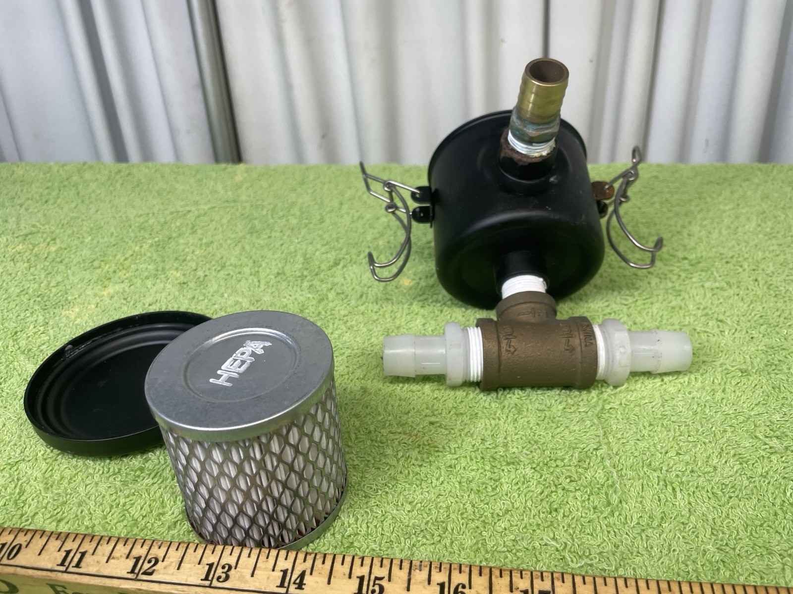 Round Canister 4″ x 3″ with 1/2″ Nipples HEPA Air Filter 2 1/2″ width x 2 5/8″