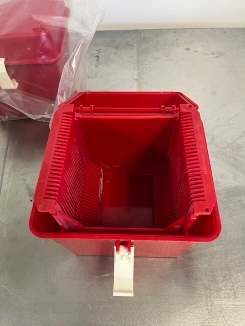 ENTEGRIS 150 mm (6 inch) Wafer Cassette / BOX, PA182-60MB, RED, REFURBISHED