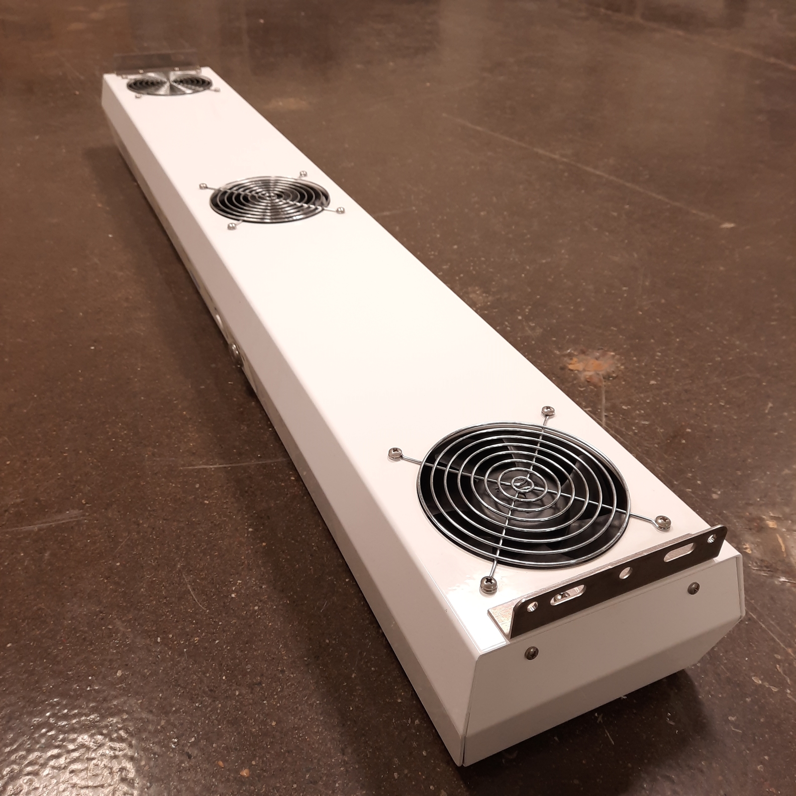 Simco 4008630 Guardian CR2000 Ionizing Air Blower, 3-Fan, 120VAC, 135/270cfm