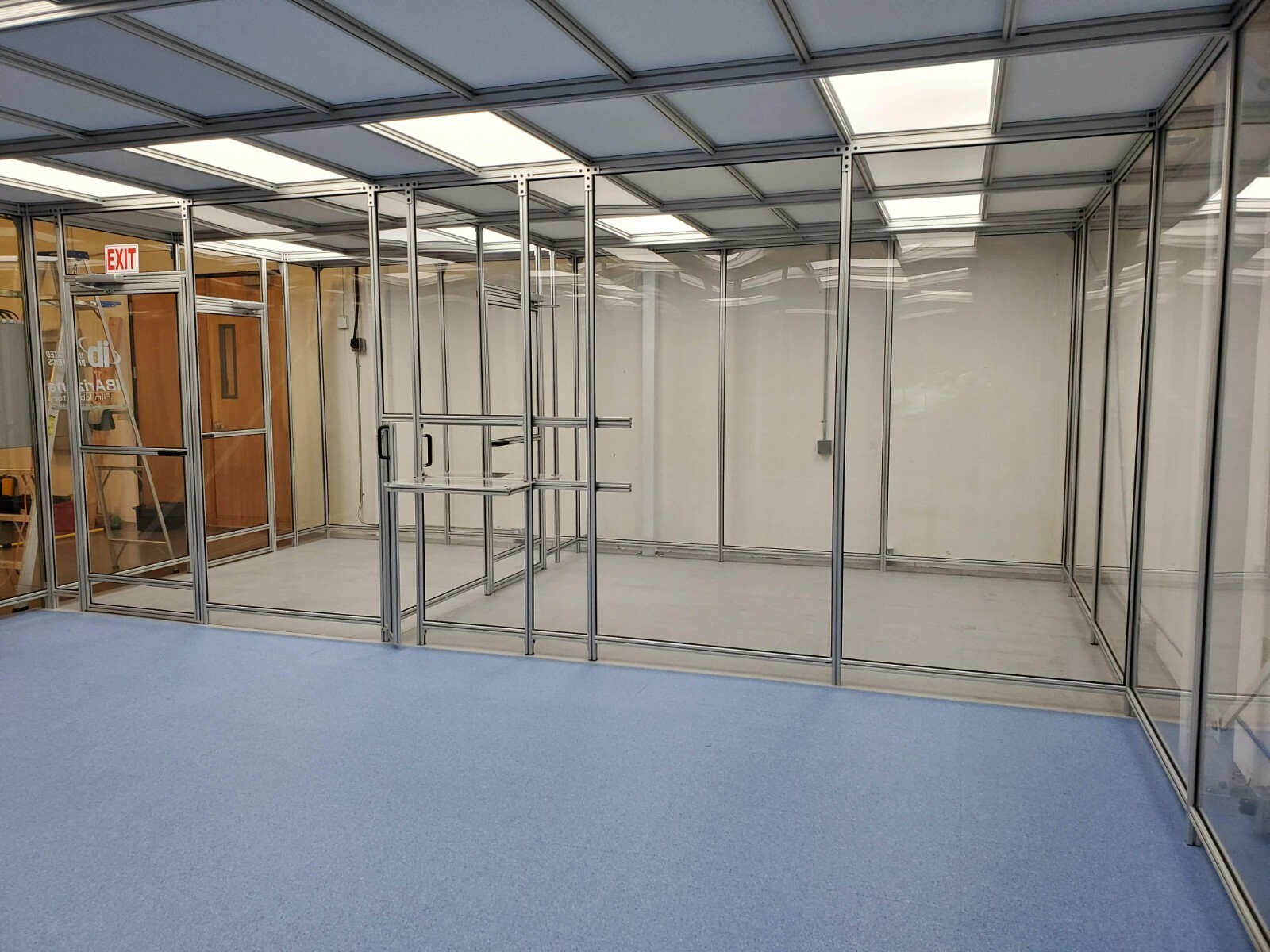 10′ x 10′ Modular Clean Room; Class 10,000, ISO 7; HEPA Cleanroom Kit; Hard Wall