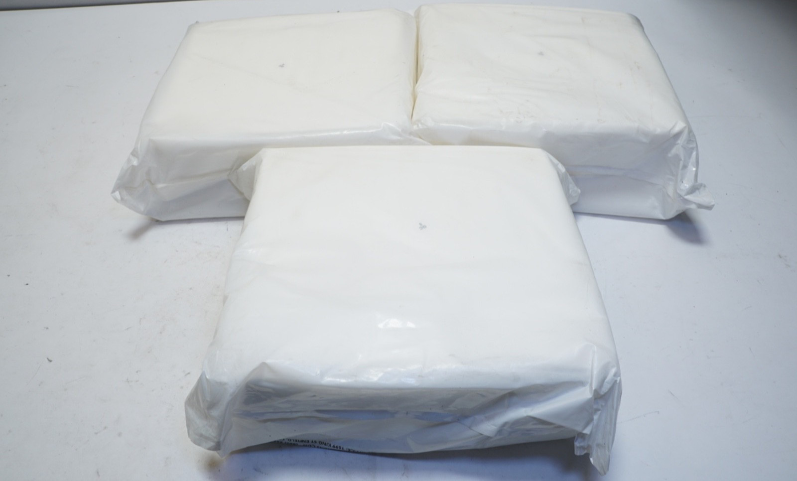 New Lot of 900 Nova-Tech NT10-99 Nonwoven Cleanroom Wipes 9″ x 9″ Ships FREE