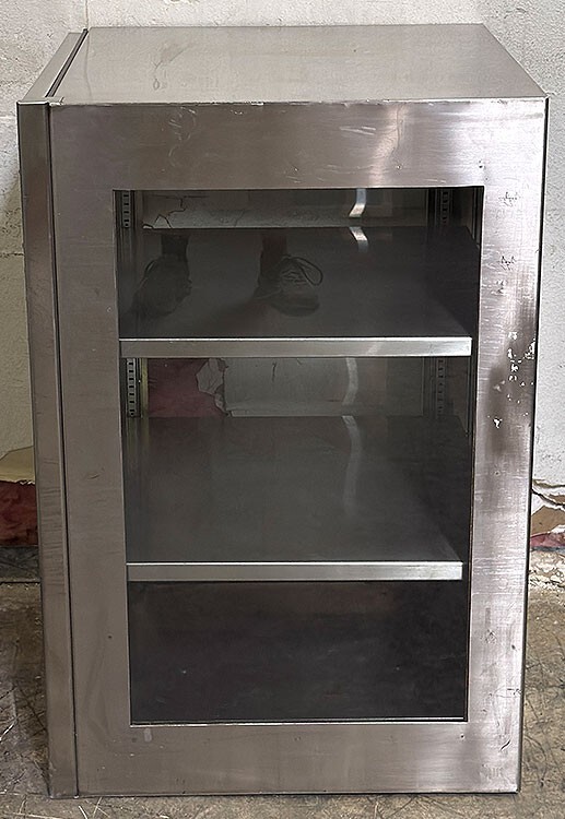 3 Door 23″W x 35″H x 22.75″D 304 Stainless Steel Desiccator/Cabinet N2 10+ cu.ft