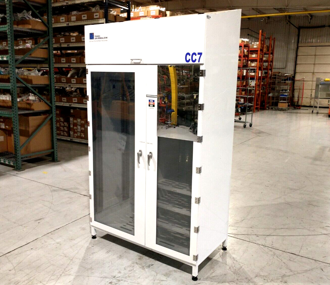 Terra Universal 4101-20D-HD Garment Cabinet w/ HEPA Filter/Blower, 52″W x 26.5″D