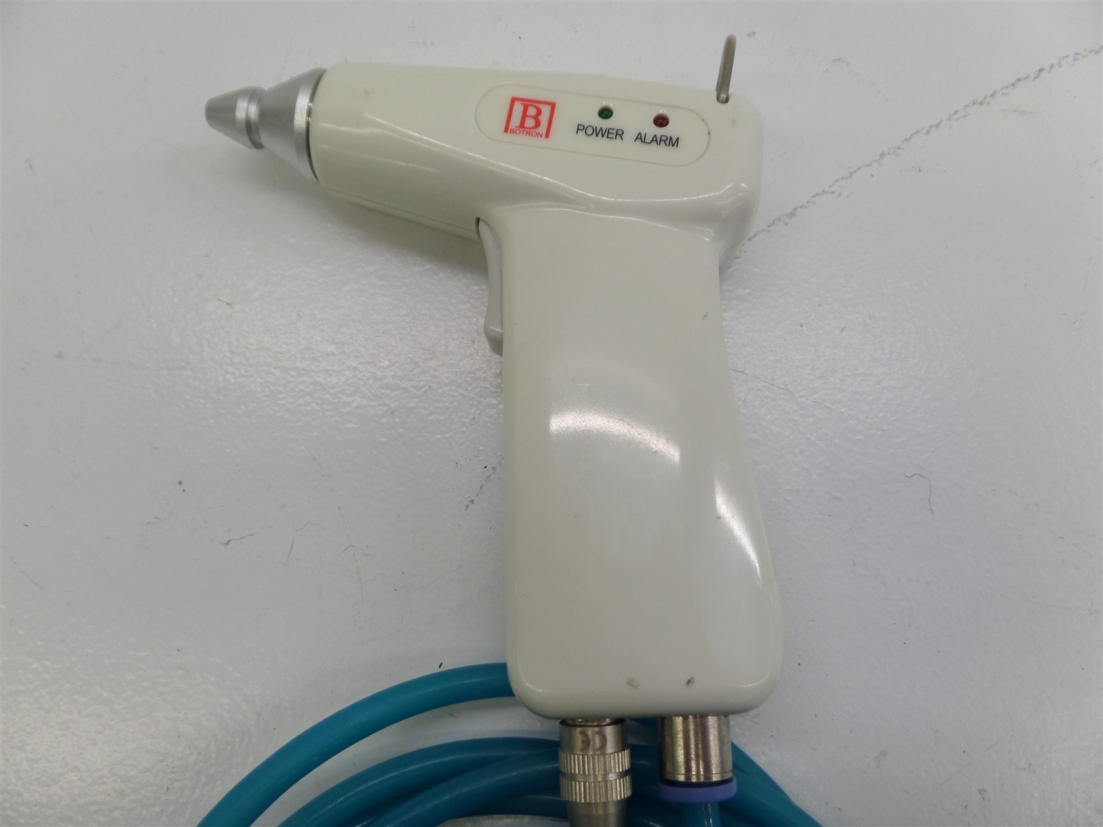 Botron B486615AG Ionizing Air Gun and Controller