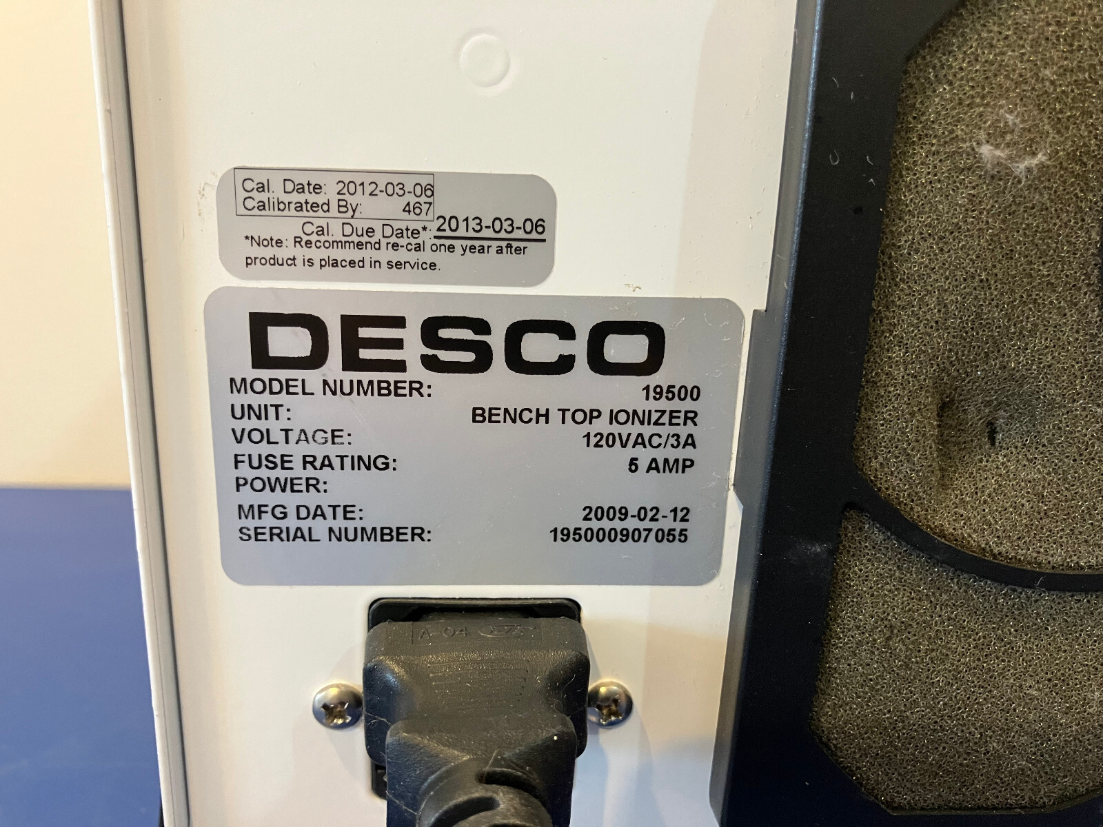 15323 Desco 19500 Bench top Ionizer 120v