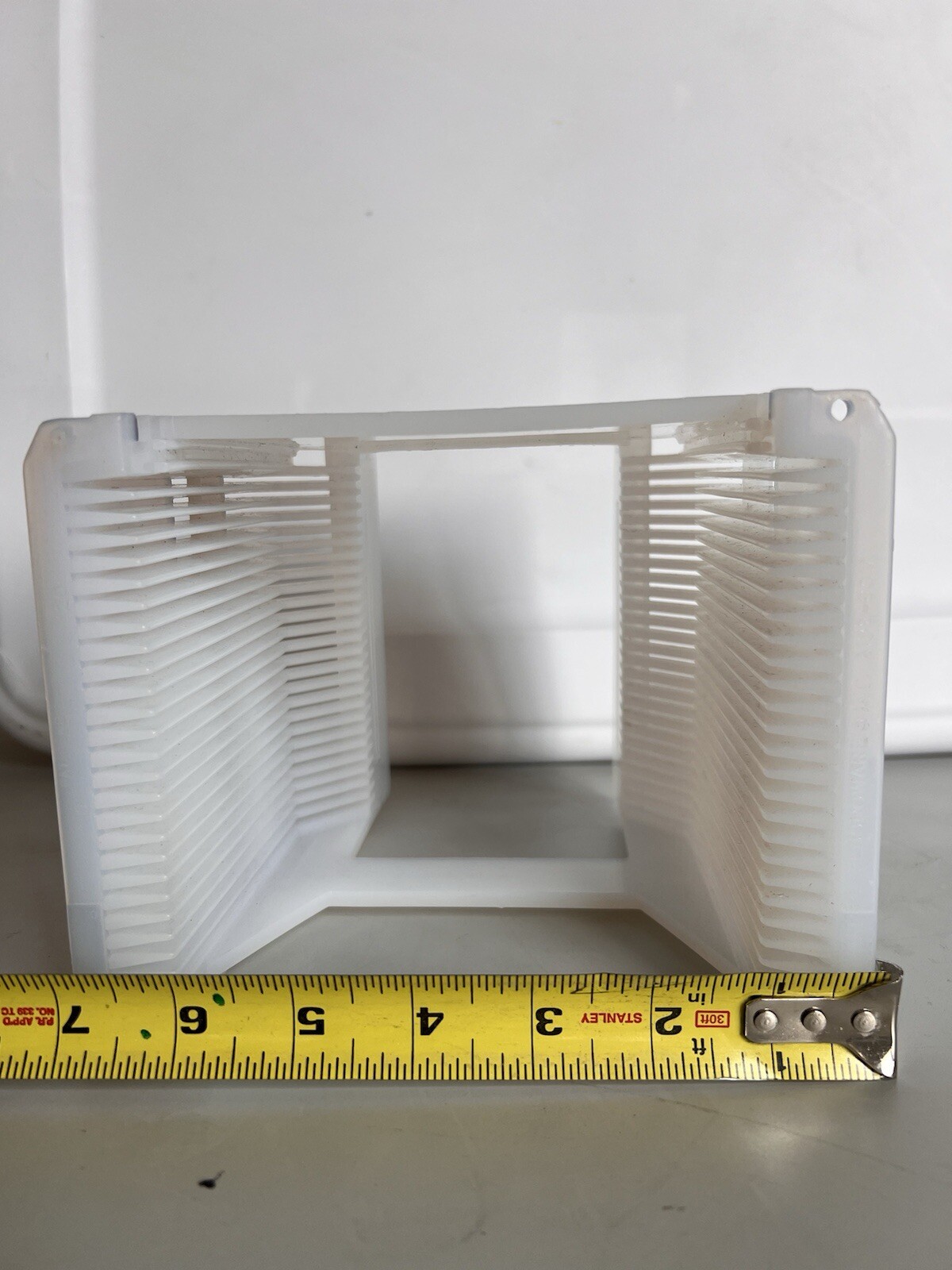 150mm PFA low-profile wafer carrier for processing Manufactured by Fluoroware,