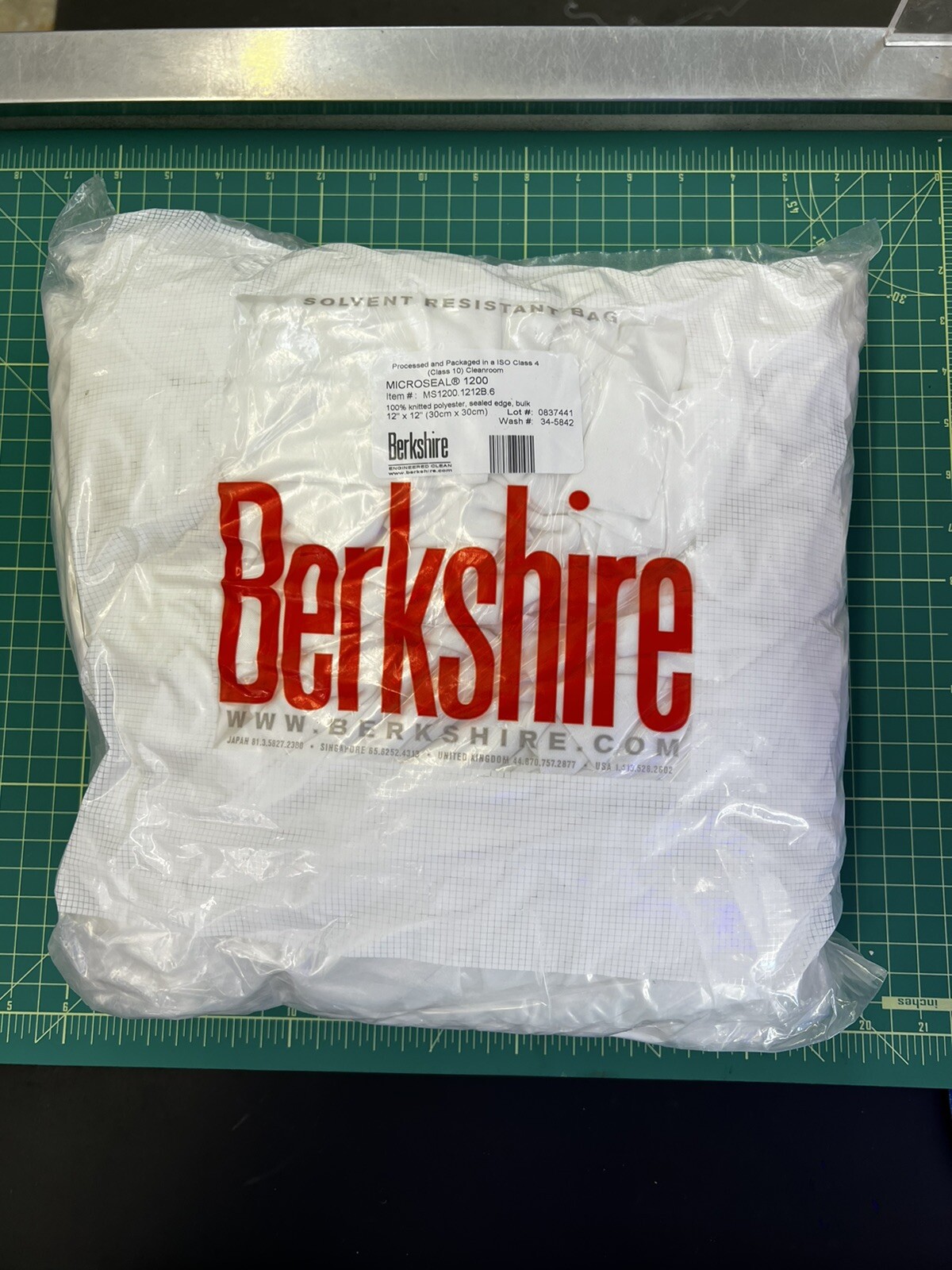 1 Pack Berkshire Microseal SuperSorb Lite Cleanroom 12×12