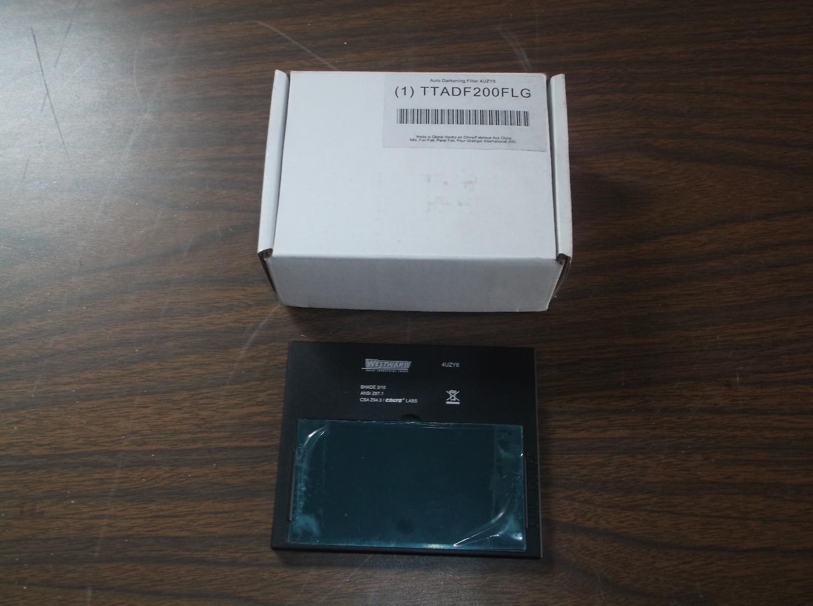 Auto darkening lens for 4uzy8 welding helmet (T)