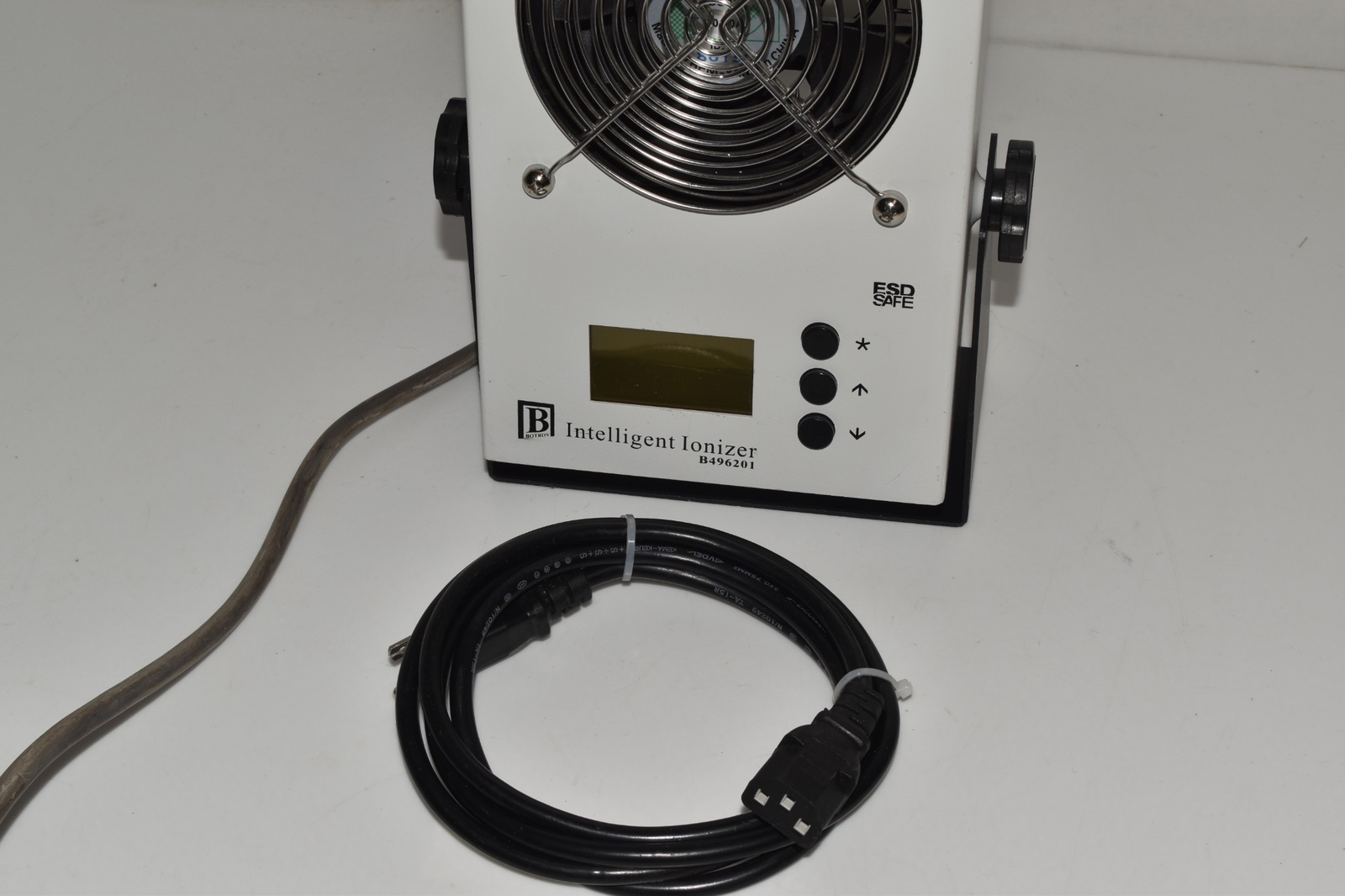 Botron B496201 – Single Fan Benchtop Intelligent Ionizer (AWJ90)