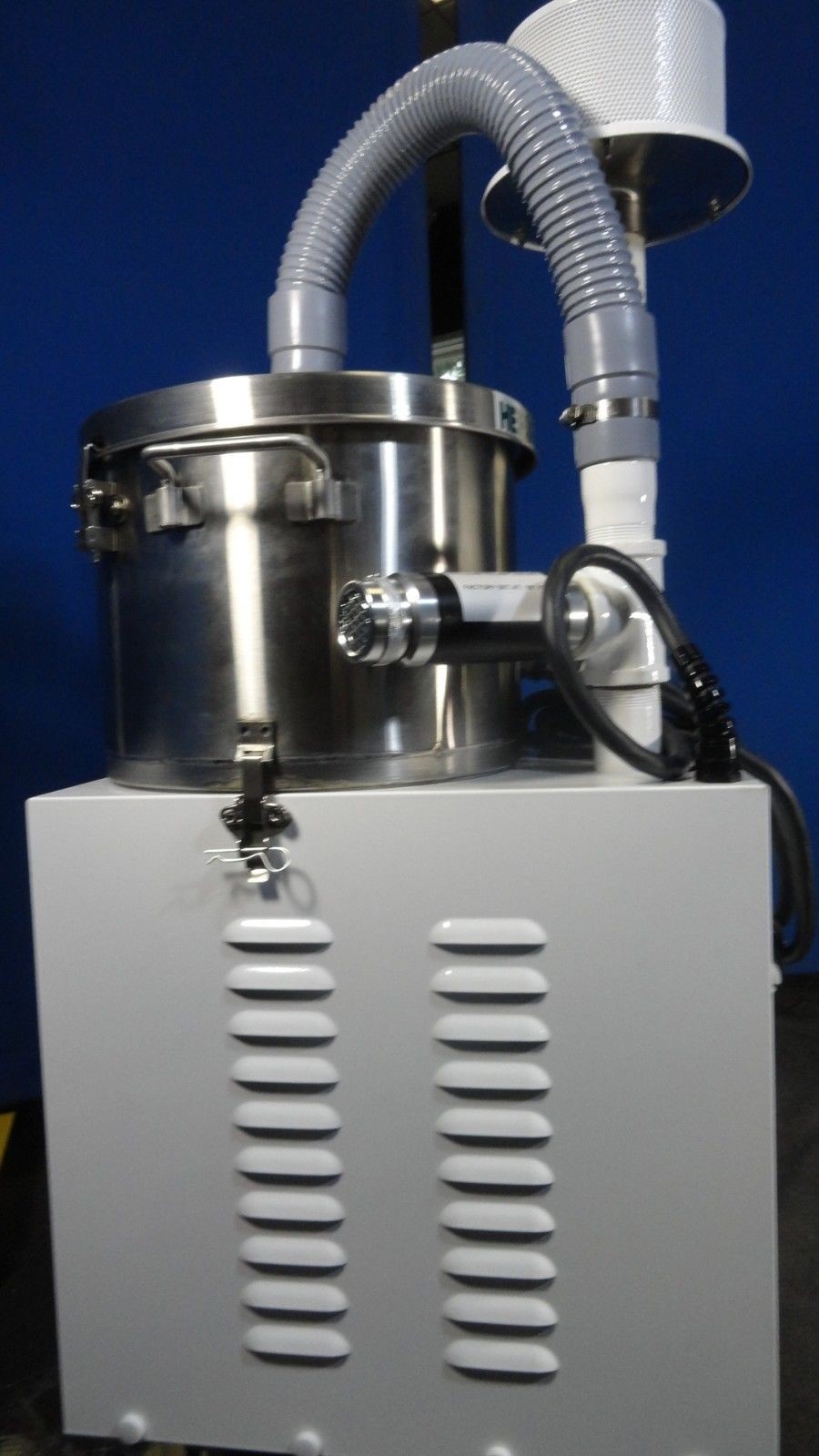 Tiger-Vac CD-1500 CR PFB Industrial Vacuum Used Working