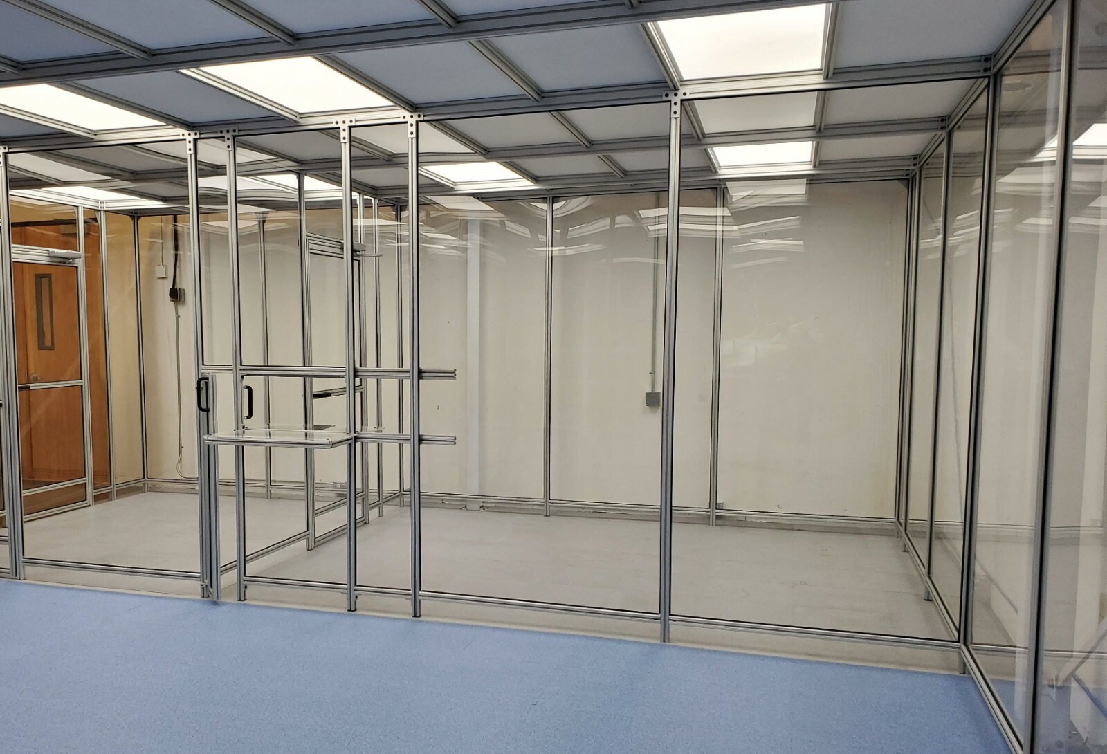 12′ x 20′ Modular Clean Room; Class 100,000, ISO8; HEPA Cleanroom Hard Wall