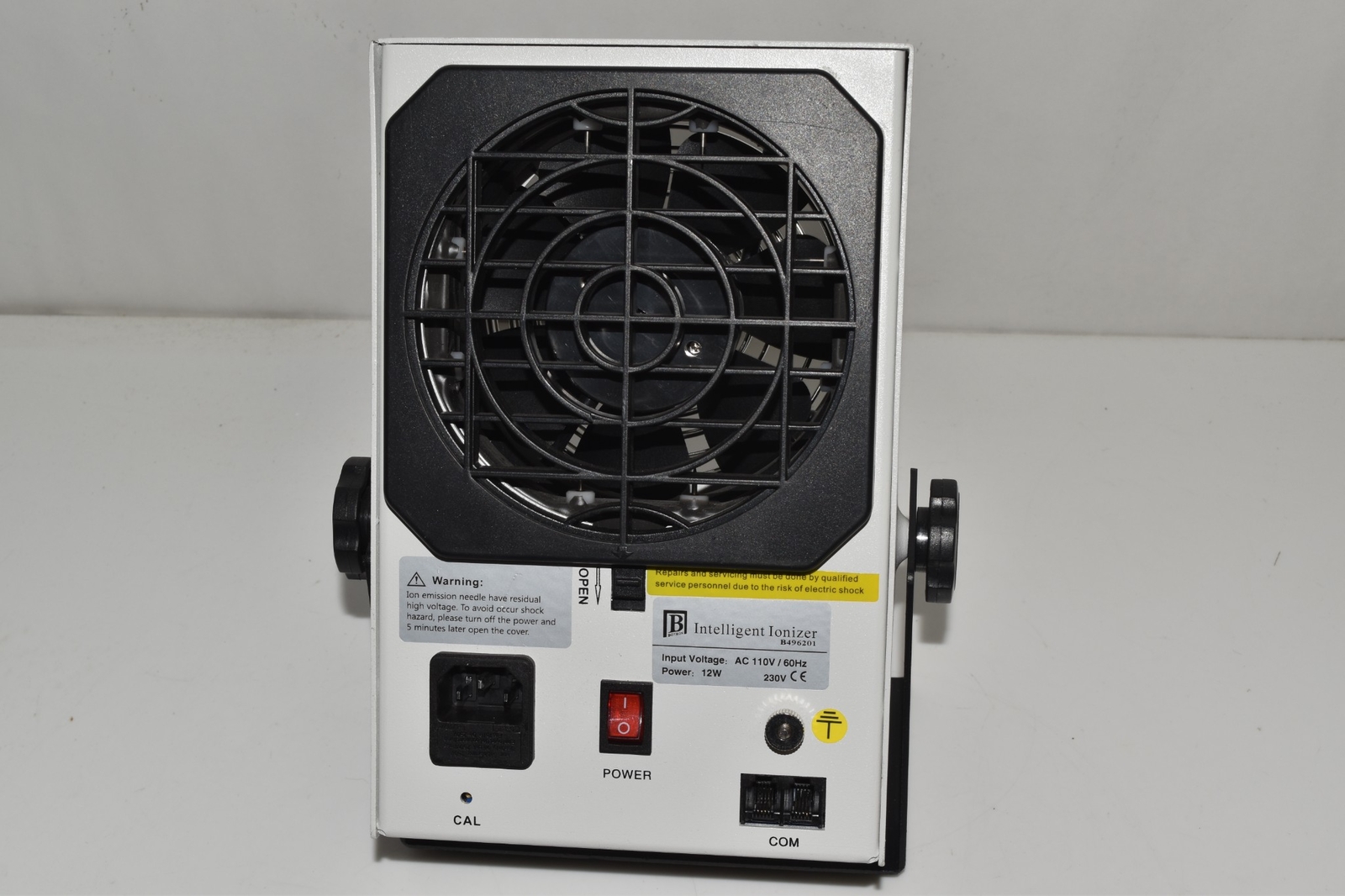 Botron B496201 – Single Fan Benchtop Intelligent Ionizer (AWJ90)