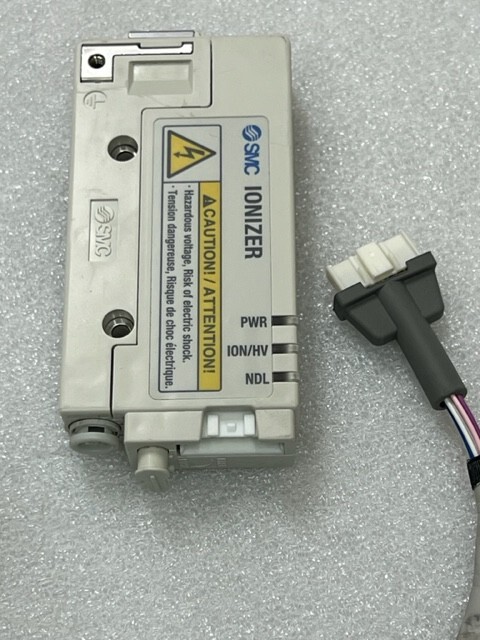 SMC IZN10E-0206 24VDC 8mA Ionizer Used