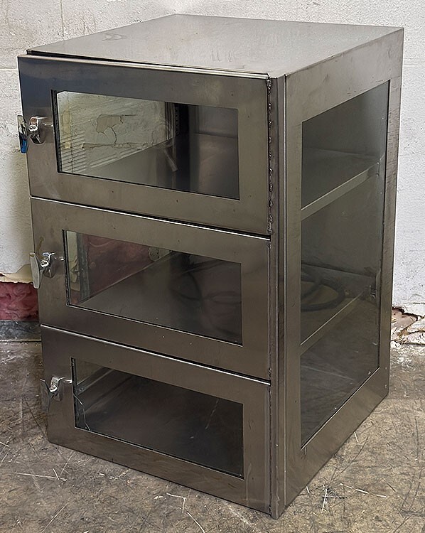 3 Door 23″W x 35″H x 22.75″D 304 Stainless Steel Desiccator/Cabinet N2 10+ cu.ft
