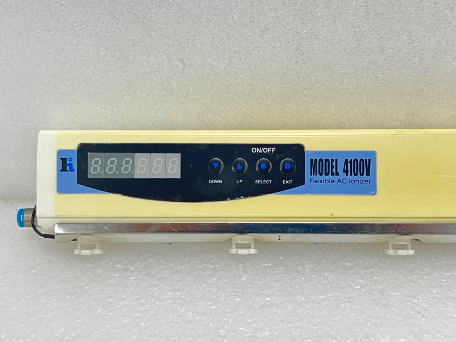 Hugle Electronics 4100V / 4100V-092 Flexible AC Ionizer Fair Condition – White