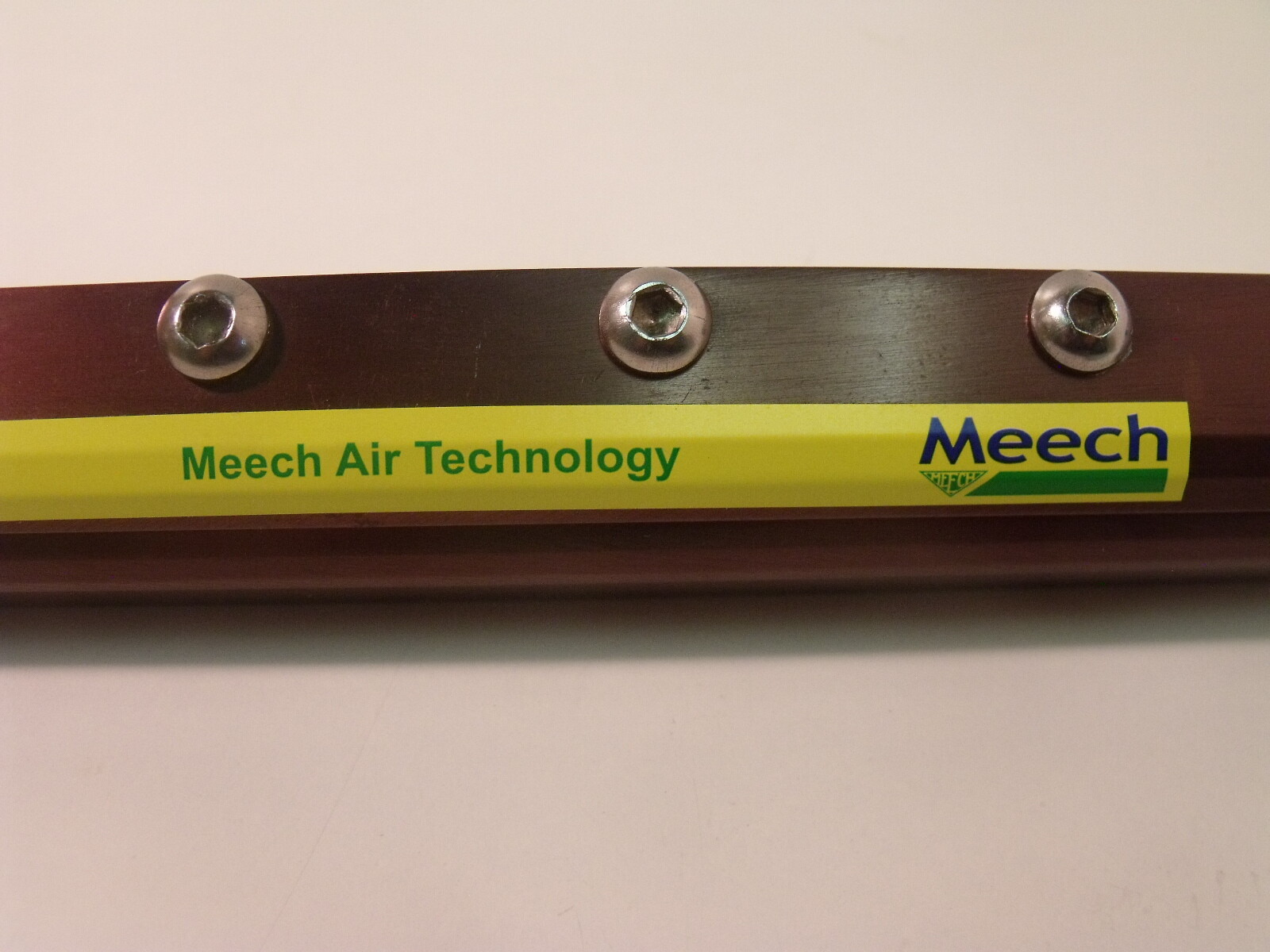 New Meech MYR648.57 300mm Length Pneumatic Neublade Aluminum Airstrip