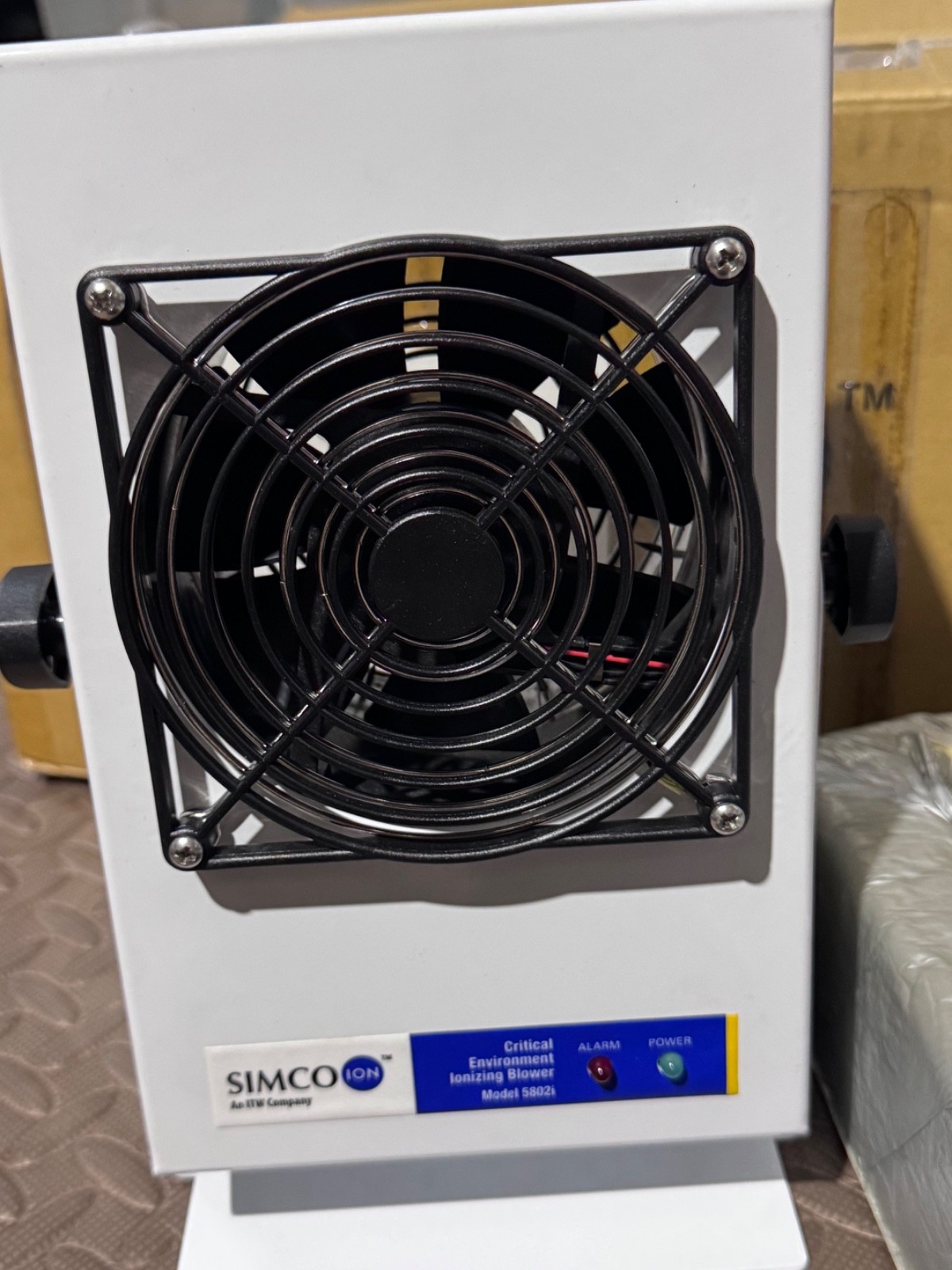 SIMCO ION MODEL 5802I CRITICAL ENVIRONMENT BENCHTOP IONIZING BLOWER
