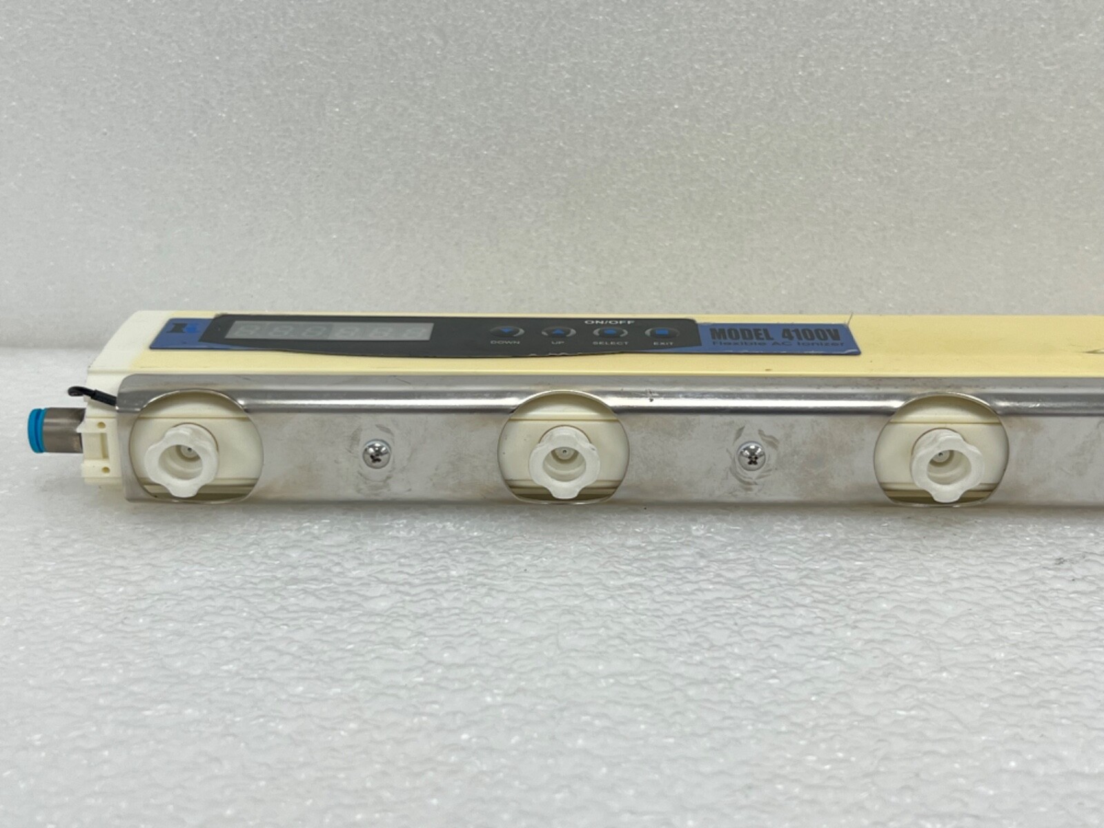Hugle Electronics 4100V / 4100V-092 Flexible AC Ionizer Fair Condition – White