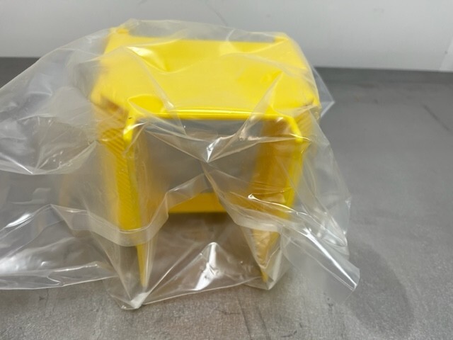 ENTEGRIS 150 mm (6 inch) Wafer Cassette, YELLOW, PA182-60MB-0607