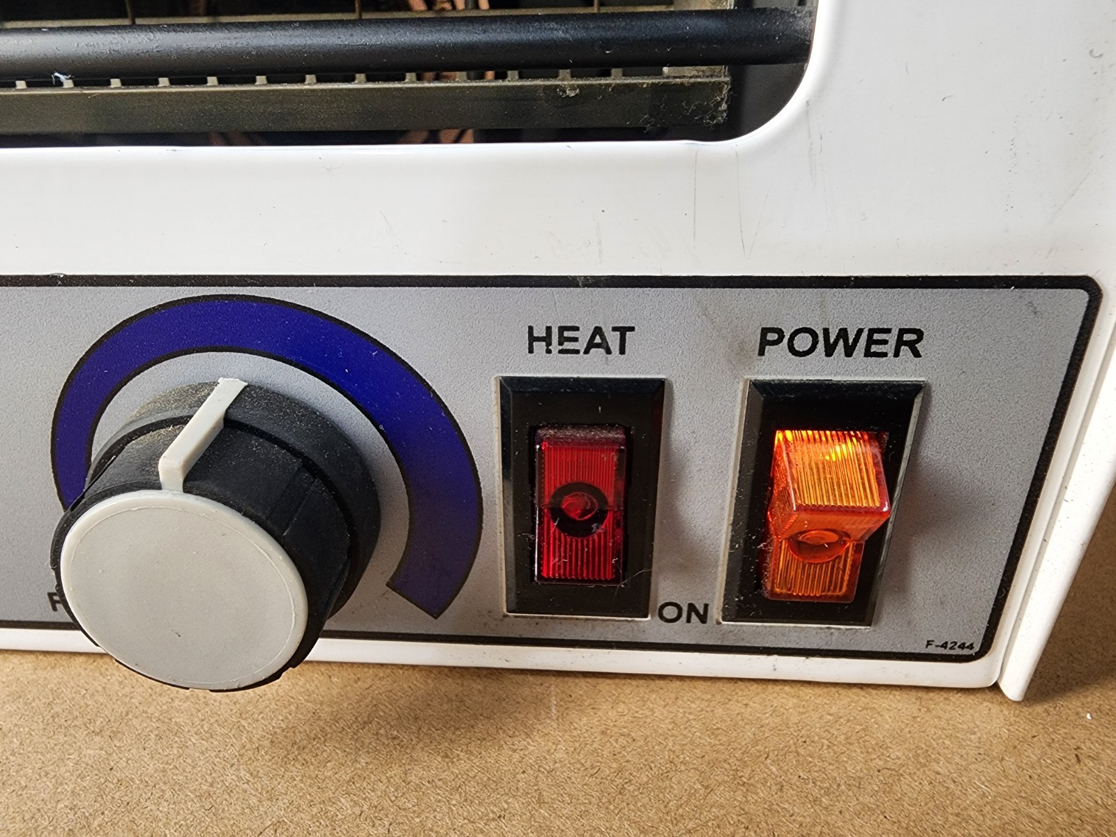 Desco 19500 Bench Top Ionizer 120 VAC