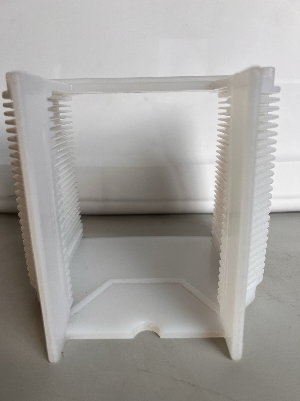 150mm PFA low-profile wafer carrier for processing Manufactured by Fluoroware,