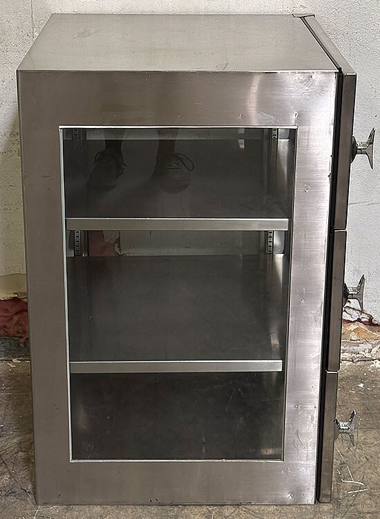 3 Door 23″W x 35″H x 22.75″D 304 Stainless Steel Desiccator/Cabinet N2 10+ cu.ft