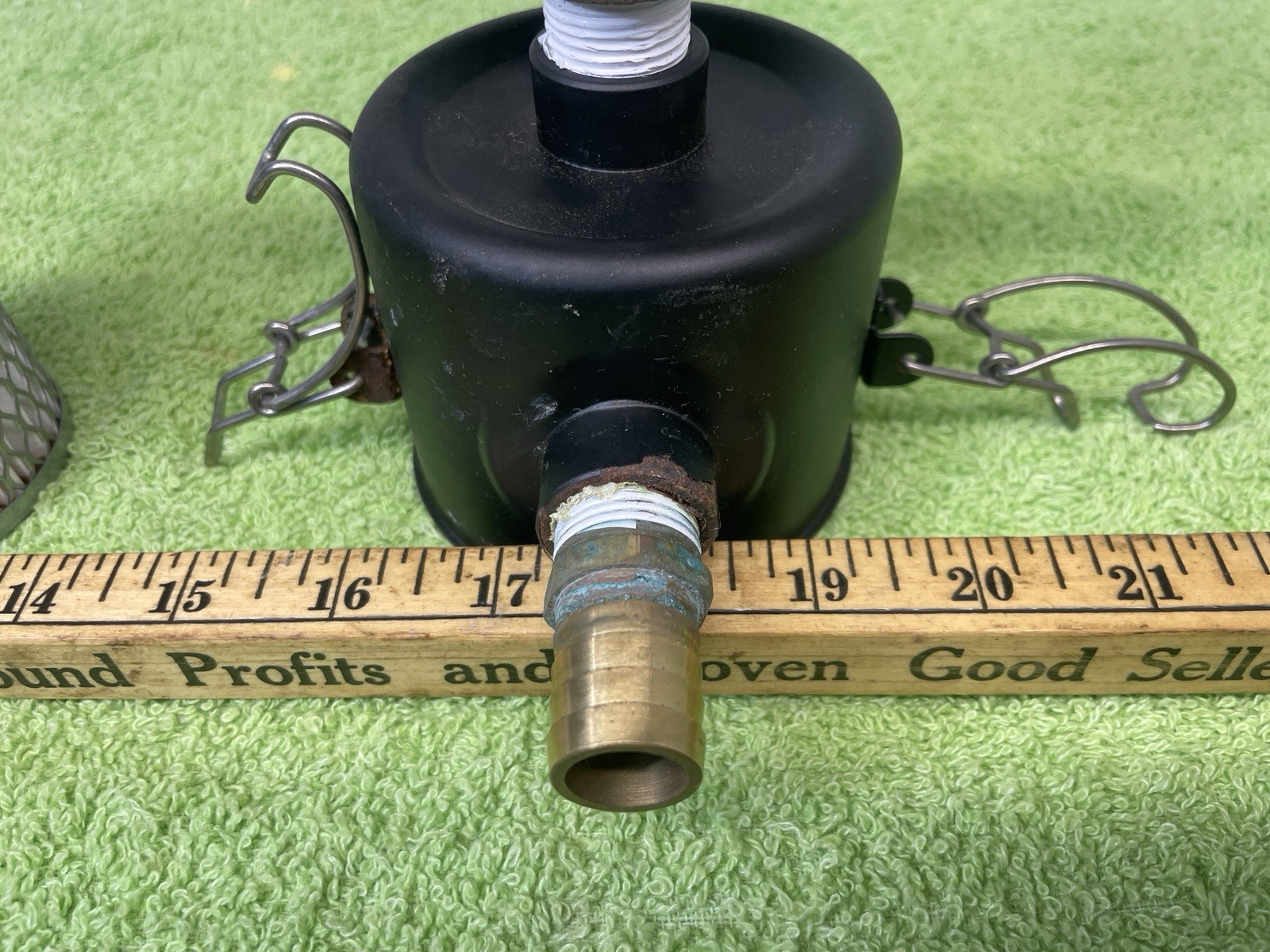 Round Canister 4″ x 3″ with 1/2″ Nipples HEPA Air Filter 2 1/2″ width x 2 5/8″