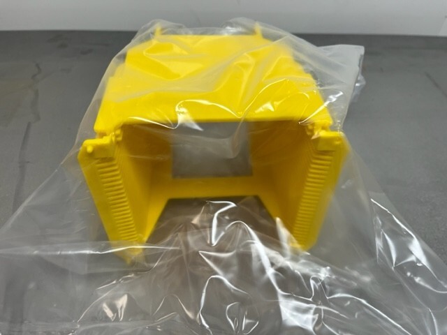 ENTEGRIS 150 mm (6 inch) Wafer Cassette, YELLOW, PA182-60MB-0607